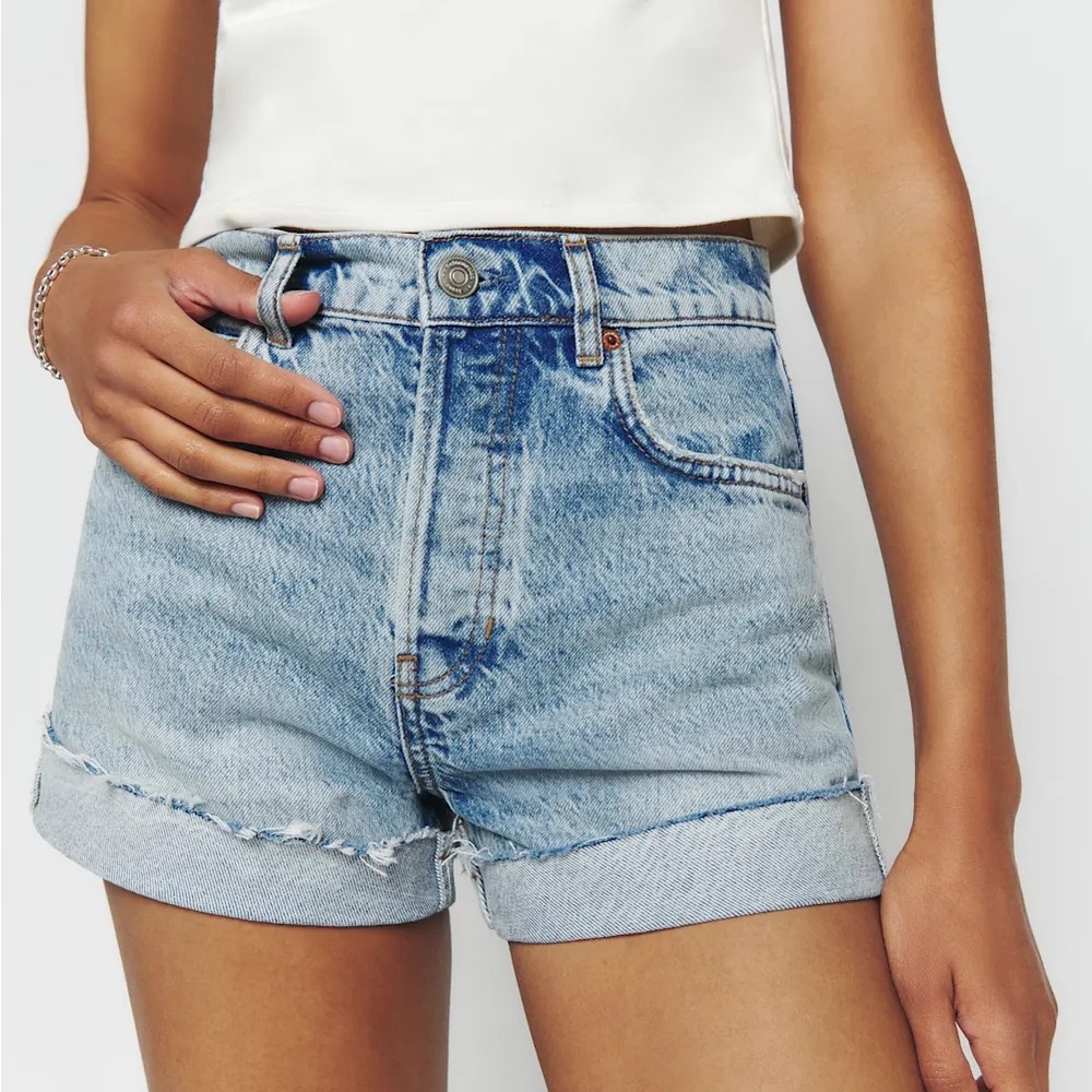 Reformation - Charlene High Rise Cuffed Jean Shorts size 30